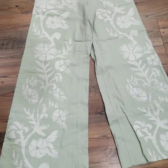 NEW We The Free Breezy Denim Floral Printed Pull On Jeans Wide Leg Boho Beach XS - Picture 2 of 6